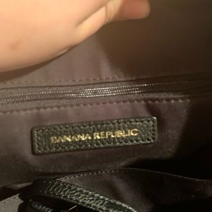 Banana Republic 100% leather crossbody.